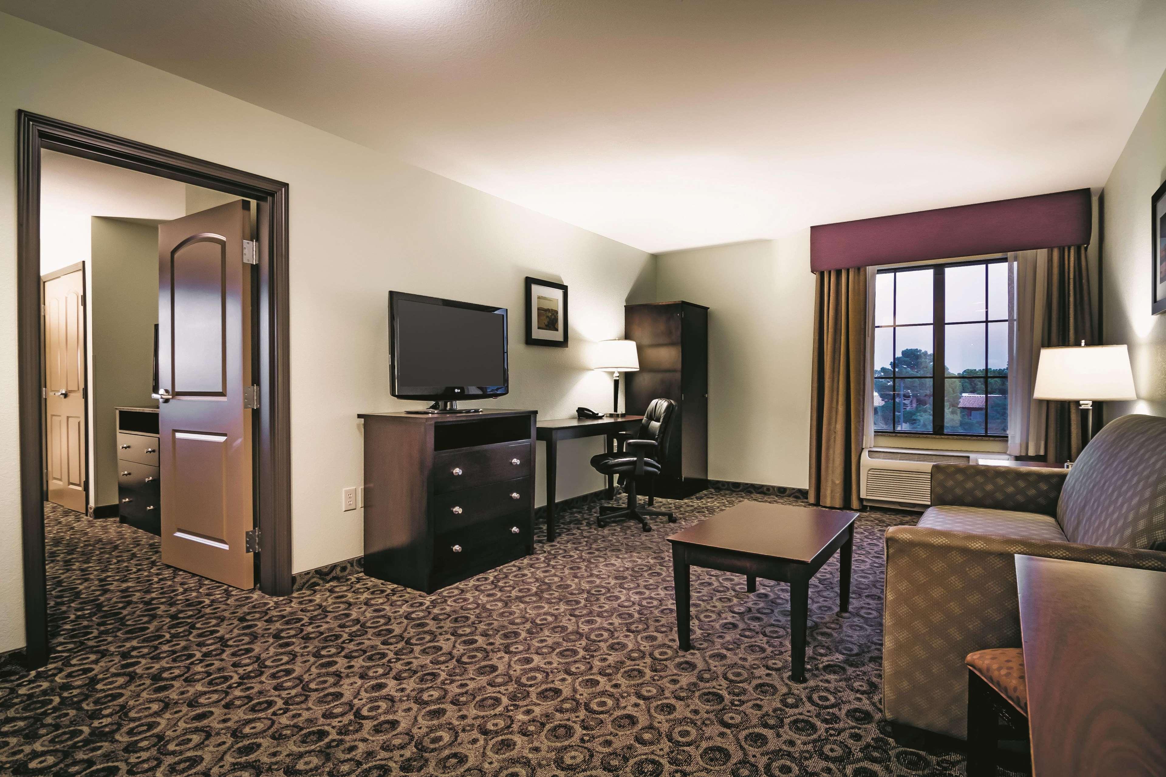 La Quinta By Wyndham Las Vegas Airport South Exterior photo