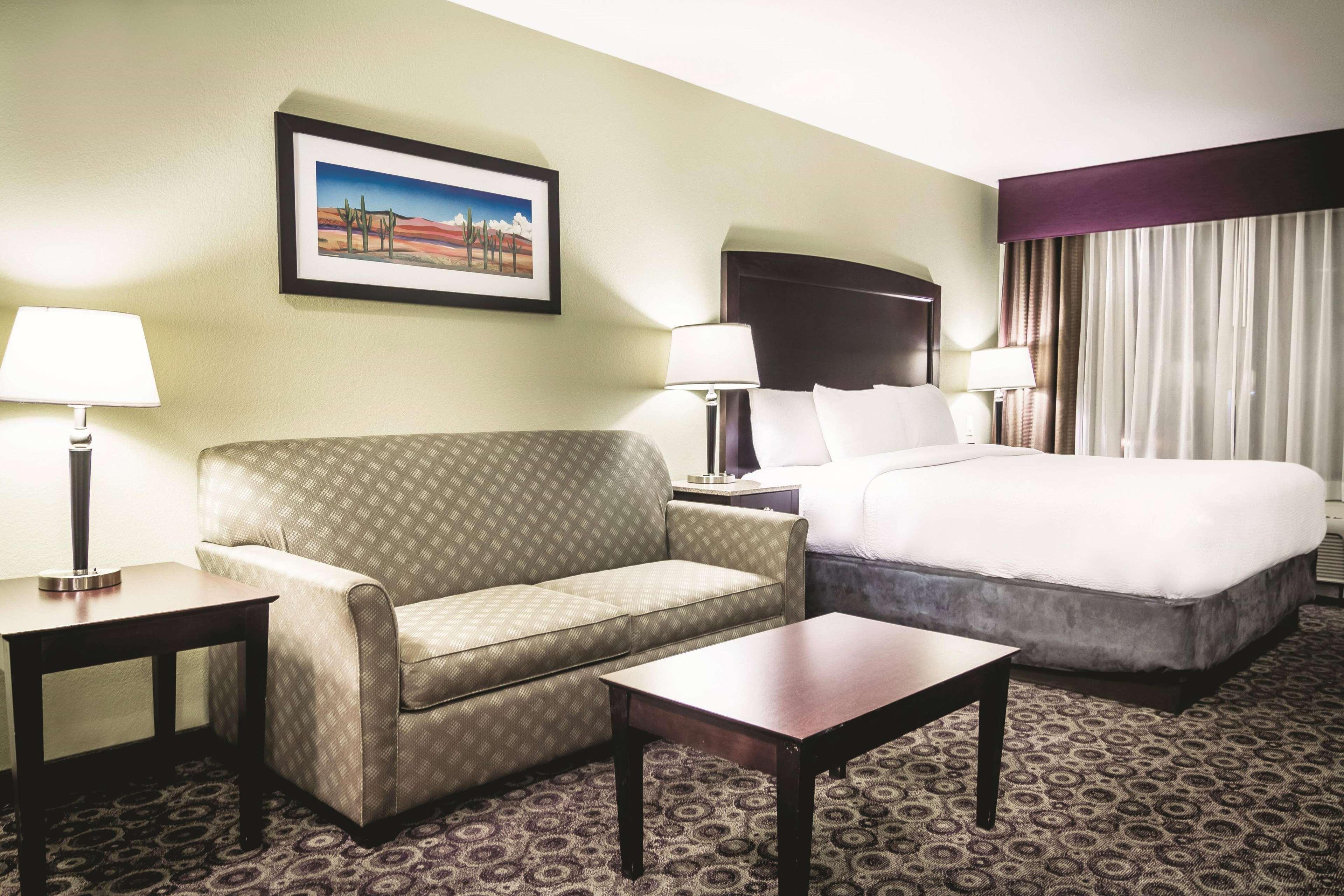La Quinta By Wyndham Las Vegas Airport South Exterior photo