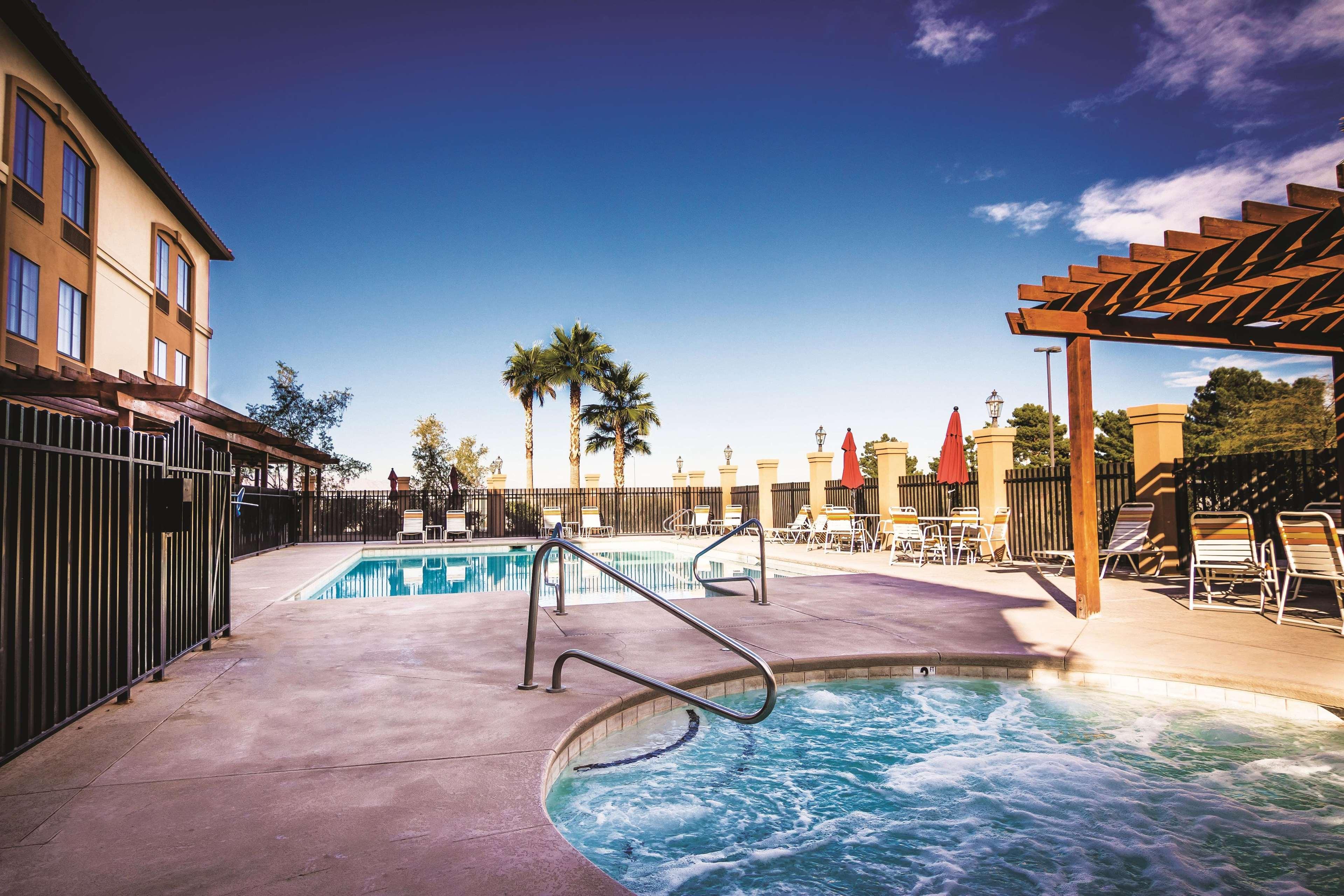 La Quinta By Wyndham Las Vegas Airport South Exterior photo