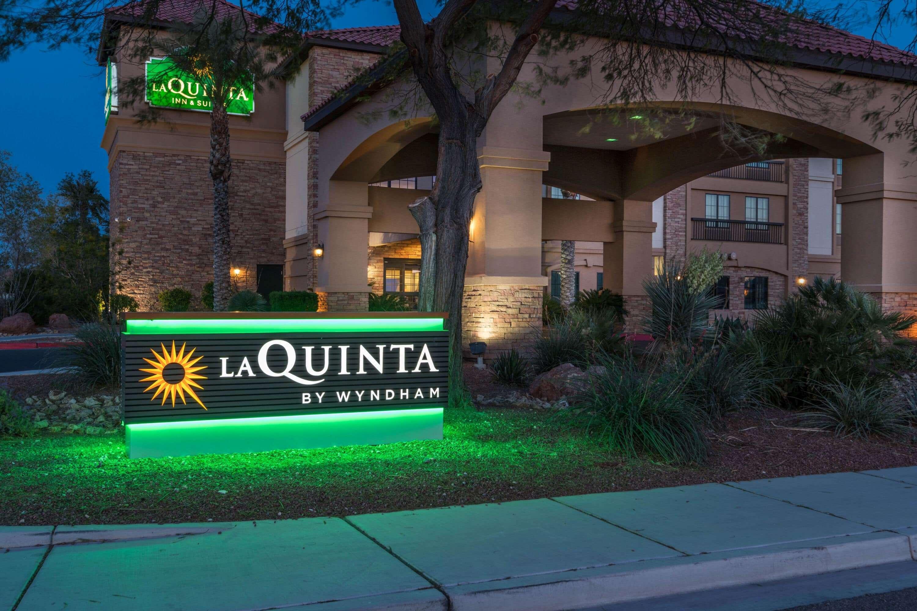 La Quinta By Wyndham Las Vegas Airport South Exterior photo